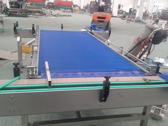 網(wǎng)帶輸送機