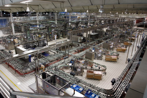 乳品翻瓶輸送機對食品殺菌的貢獻(xiàn)